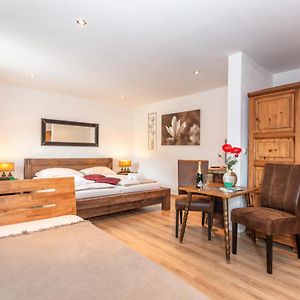 Dreibettzimmer